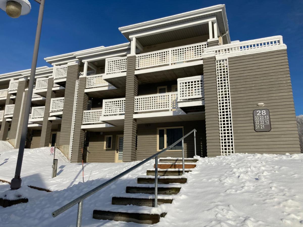 Ski-In, Ski-Out Chaleureux Studio Loft Au Pied Des Pistes De Ski Apartment Stoneham Exterior foto